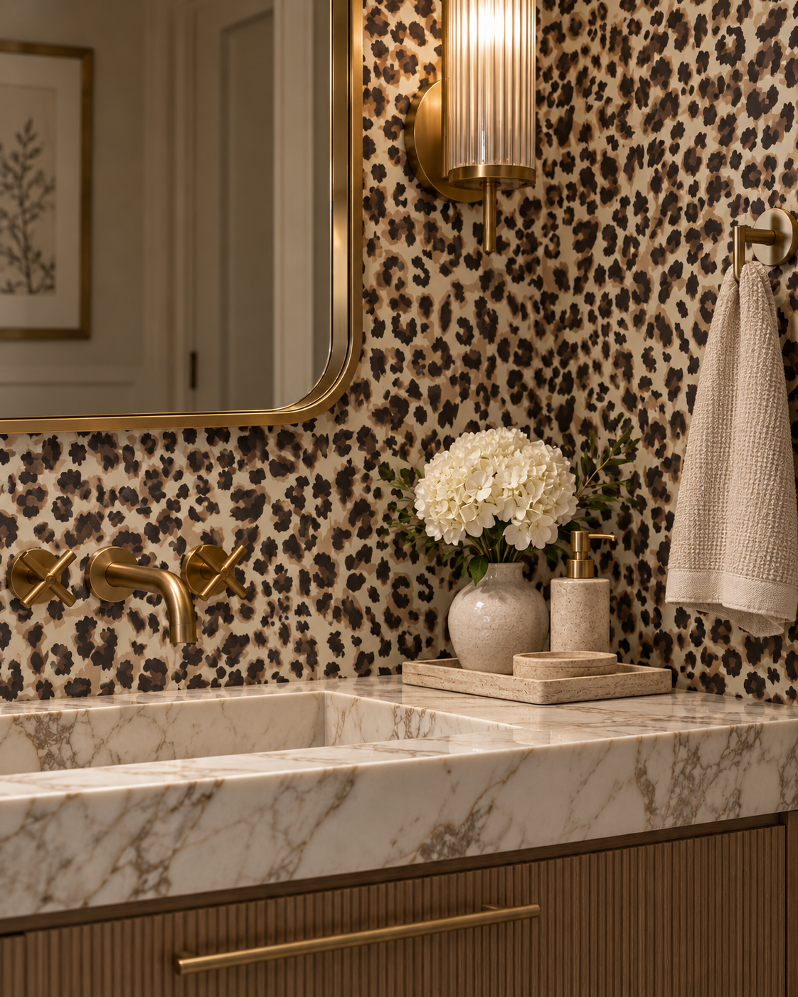 Classic Leopard Wallpaper